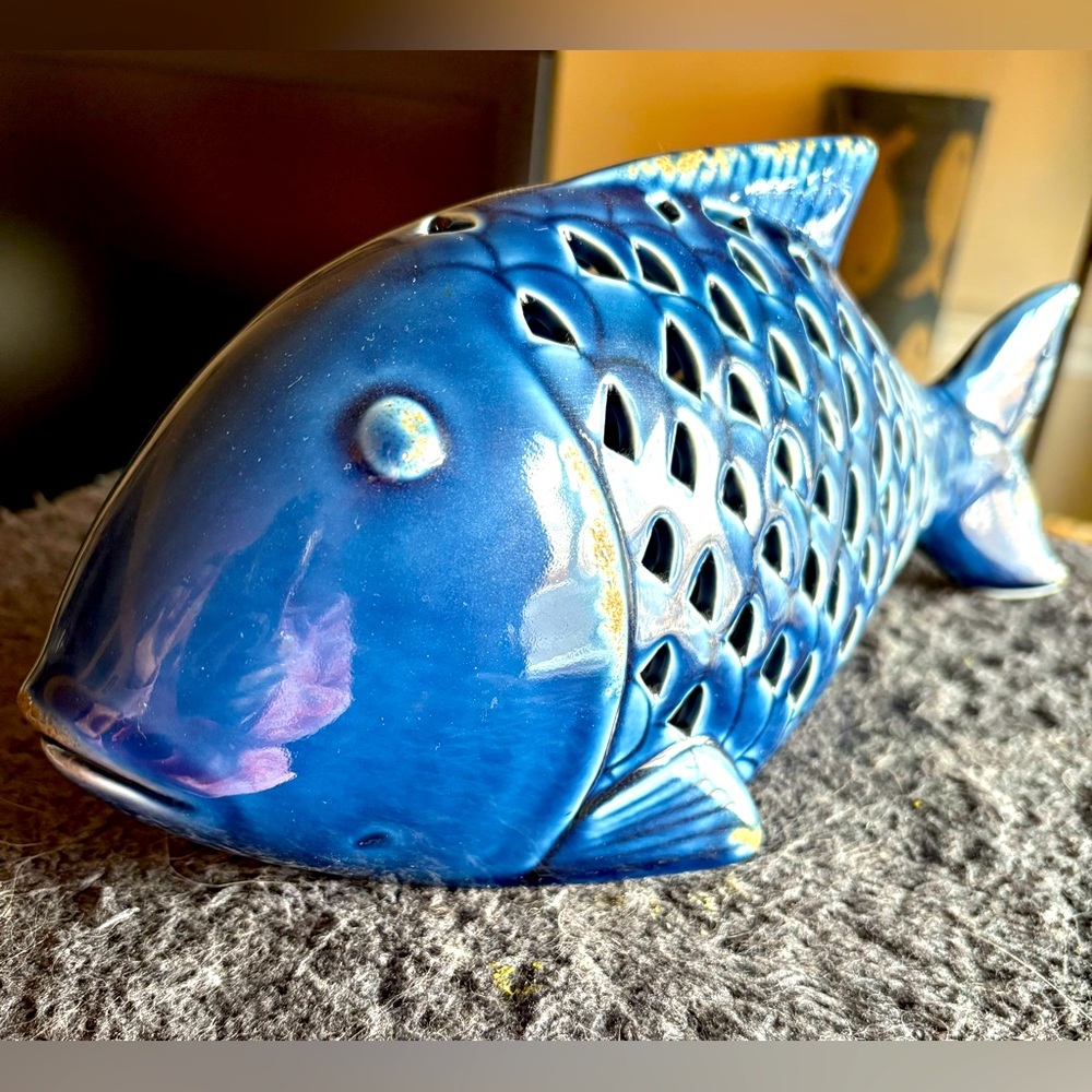 Ceramic Blue Fish Tea light lantern. Like new! Comes w a couple of tea lights! - Picture 4 of 6